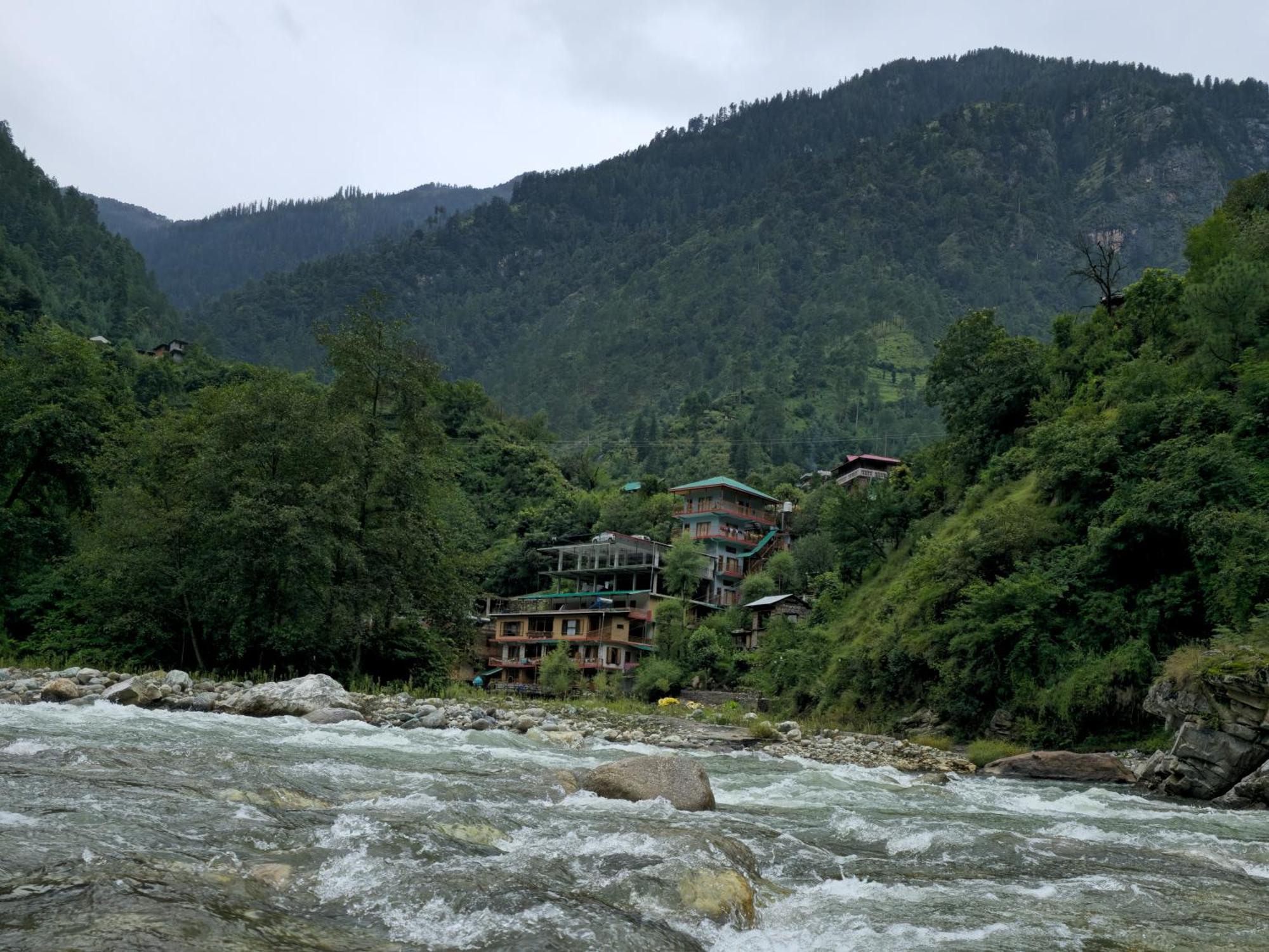 Sharda Resort-Tirthan Valley Banjār 외부 사진